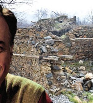 Kemal Sunal’ın Malatya Doğanyol’da doğdugu ev Elazığ depreminde yıkıldı