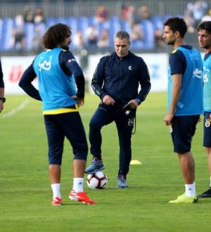 Fenerbahçe teknikdirektörü Ersun Yanal’dan futbolculara uyarı
