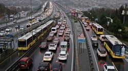 İstanbul’da aşırı yağış sebebiyle trafik yoğunluğu yüzde 80’e ulaştı