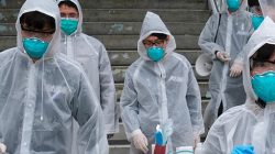 Koronavirüsüyle mücadelede maske takma anlamsız