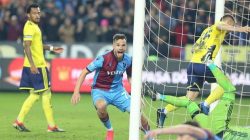 Trabzonspor, süper lig’de Fenerbahçe’nin galibiyet serisine son verdi