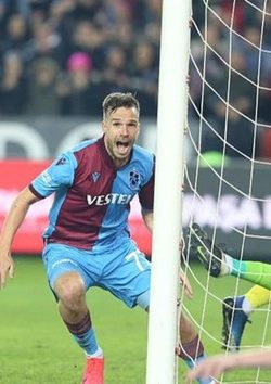 Trabzonspor, süper lig’de Fenerbahçe’nin galibiyet serisine son verdi