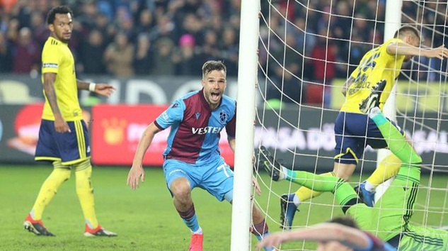  Trabzonspor, süper lig’de Fenerbahçe’nin galibiyet serisine son verdi
