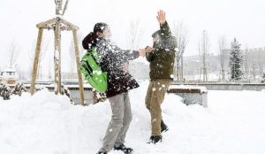 Yoğun Kar yağışları sebebiyle valiliklerden açıklama geldi o illerde okullar tatil edildi
