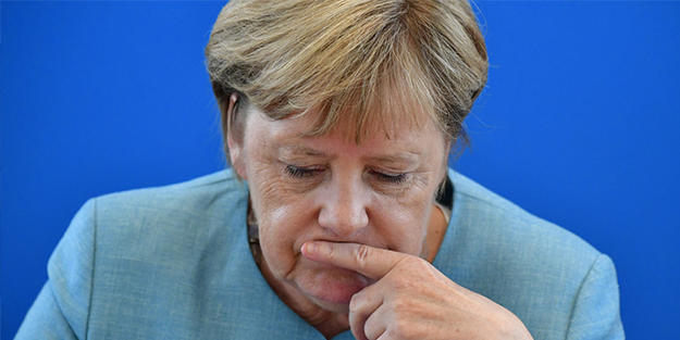  Angela Merkel dünyaya duyurdu: Artık karantinadayım
