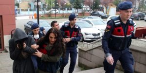 Emre Aşık’ın eski eşi Yağmur Aşık firari kişiyle yakalandı!