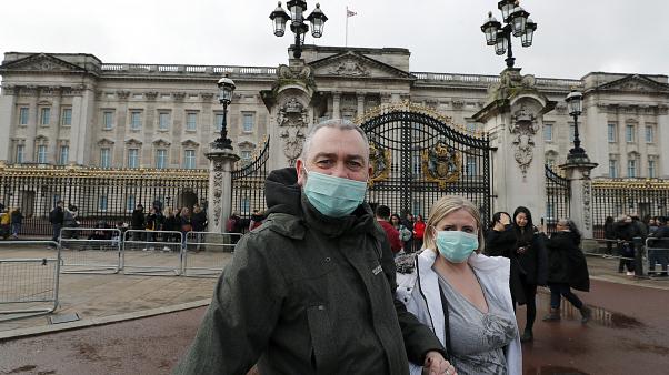  İngiltere’de koronavirüs kabusu: Ölü sayısı gün geçtikçe artıyor