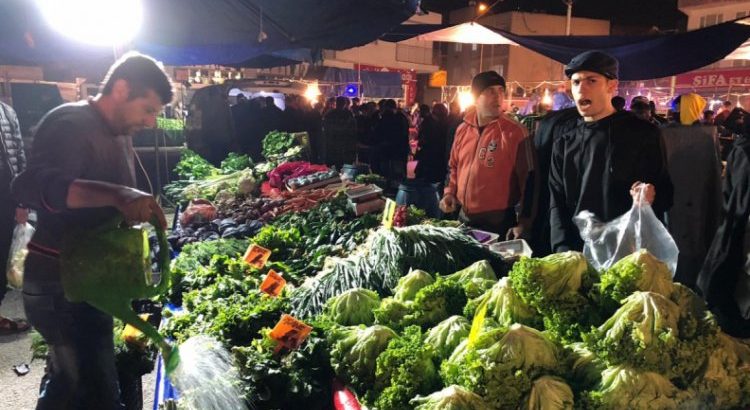  Bursa’da Vatandaşlar ‘Cumartesi’ pazarına akın etti !
