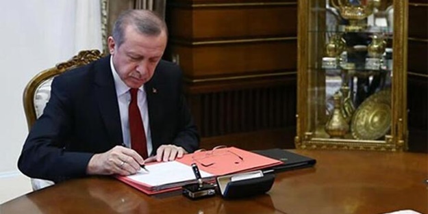  Cumhurbaşkanı Erdoğan imzaladı! 2 bakanlıkta değişiklik yapıldı
