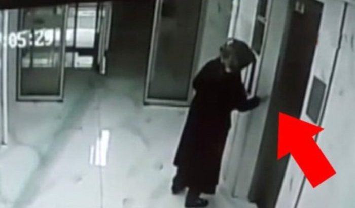  Kayseri’de Elindeki sıvıyı binalara süren kadın yakalandı