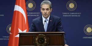 FETÖ elebaşını din adamı olarak nitelendiren rapora Dişişleri’nden tepki!