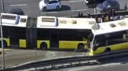 İstanbul’da şok kaza! Metrobüsler kafa kafaya çarpıştı