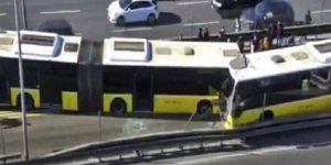 İstanbul’da şok kaza! Metrobüsler kafa kafaya çarpıştı