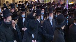 Koronavirüs New York Belediye Başkanı Blasio ile Yahudileri papaz etti