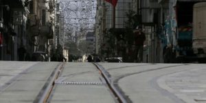 3 günlük sokağa çıkma kısıtlaması başladı! Marketler açık olacak mı?