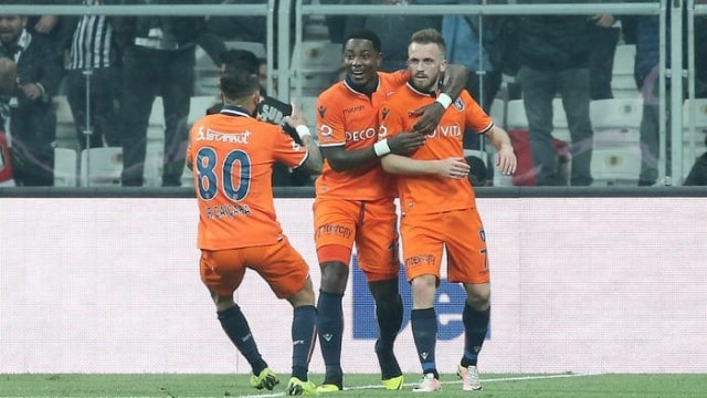  Başakşehir’in yıldız Eljero Elia: Beşiktaş’tan teklif aldım