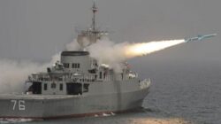 İran Basra Körfezinde tatbikat sırasında kendi donanmasını vurdu