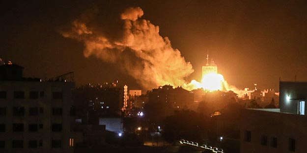  İsrail ordusu Gazze’de 3 noktayı topçu ateşiyle vurdu.