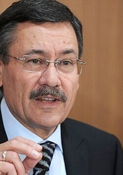 Melih Gökçek, CHP’deki çökertmek için Muharrem İnce’ye çağrıda bulundu