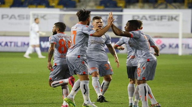  Başakşehir Ankaragücü’nü 2-1 mağlup ederek  liderlik koltuğuna oturdu
