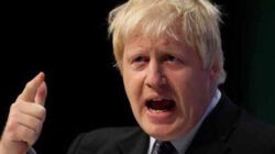 Boris Johnson  İngiltere’de 3. adım 4 Temmuz’dan önce başlamayacak” dedi.