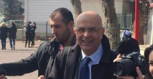 Milletvekilliği düşürülen CHP’li Enis Berberoğlu evinden gözaltına alındı