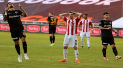 Sivasspor kendi sahasında Kayserispor’a mağlup oldu
