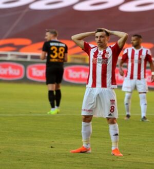 Sivasspor kendi sahasında Kayserispor’a mağlup oldu