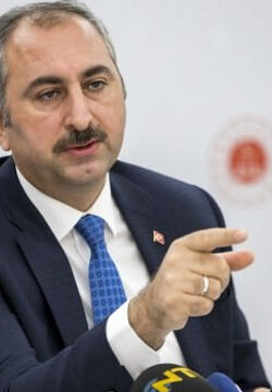 Adelet Bakanı Abdulhamit Gül, ”torpil yok” diyemedi!