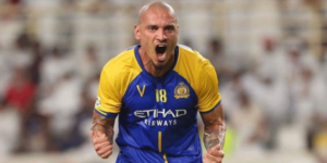 Al Nasr’da forma giyen Maicon, Galatasaray’a resmen geri döndü