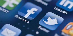 Facebook kullanıcı başına 400 dolar ödeyecek