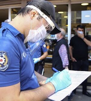 Maske takmama cezası kaç para Korona Virüs Polis ceza kesebilir mi?