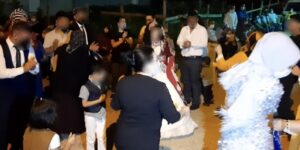 Bursa’nın Yıldırım ilçesinde Koronavirüslü kaynana düğüne katılanları yaktı