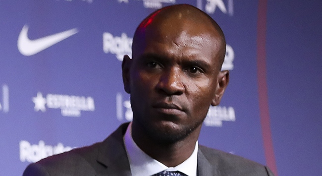  Barcelona  Eric Abidal’ın, görevine son verildiğini açıkladı