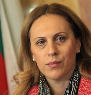 Bulgaristan Bakanı Nikolova: Çok kötü durumdayız Türkiye’ye izin verin