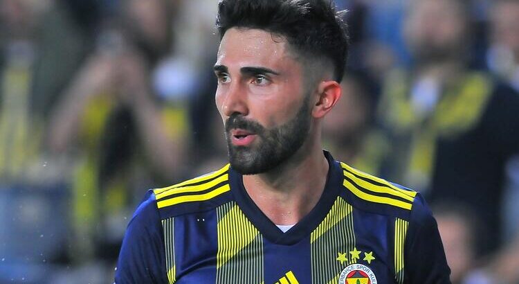  Fenerbahçe’den ayrılan Hasan Ali Kaldırım Başakşehir ile el sıkıştı