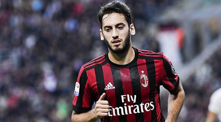  AC Milan ile Hakan Çalhanoğlu arasında yeni anlaşma sağlanamadı