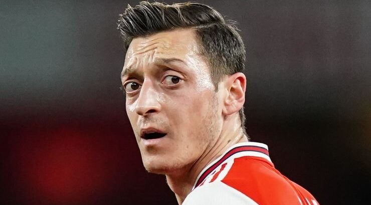  Fenerbahçe ile adı anılan  Mesut Özil’e Juventus kancayı taktı