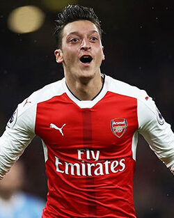 Mesut Özil’in menajeri Fenerbahçe ile transfer görüşmesi yaptık