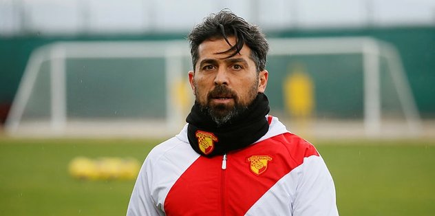 Süper Lig'de Göztepe'yi çalıştıran İlhan Palut üst üste alınan başarısız sonuçlardan sonra oyuncularla vedalaşarak görevini bıraktı. Sarı-kırmızılılarda Palut ile ayrılığın yarın resmen açıklanması bekleniyor.