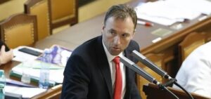 Çekya’da Korona kısıtlamasını ihlal eden milletvekili istifa edeceğini açıkladı