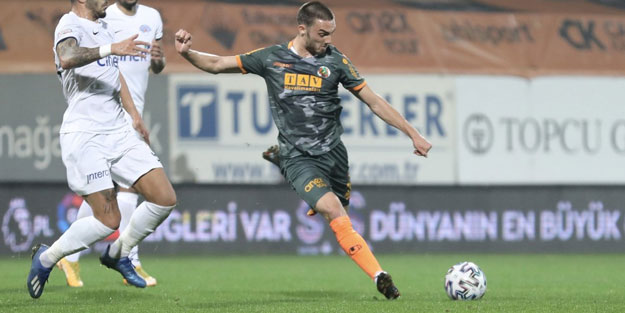  Alanyaspor kendi evinde 10 kişi kalan Kasımpaşa’ya yenildi