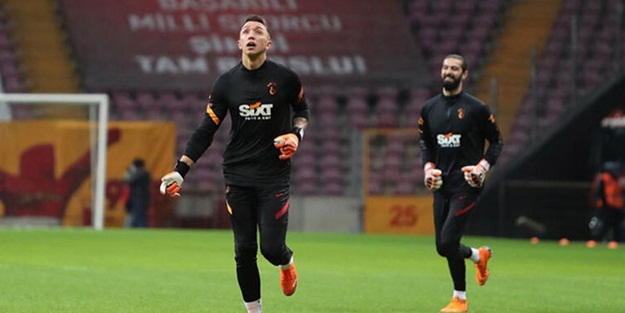 Fatih Terim ise Muslera'nın geri dönüşü hakkında "Arda soyunma odasında kaptanlık bandını çıkarıp Muslera'ya vermiş. Güzel bir jest yapmış. Onun sevincini yaşıyoruz." diye konuştu.