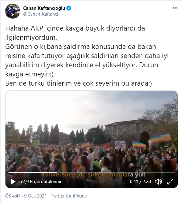 "Hahaha AKP içinde kavga büyük diyorlardı da ilgilenmiyordum. Görünen o ki bana saldırma konusunda da bakan reisine kafa tutuyor aşağılık saldırıları senden daha iyi yapabilirim diyerek kendince el yükseltiyor. Durun kavga etmeyin. Ben de türkü dinlerim ve çok severim bu arada."