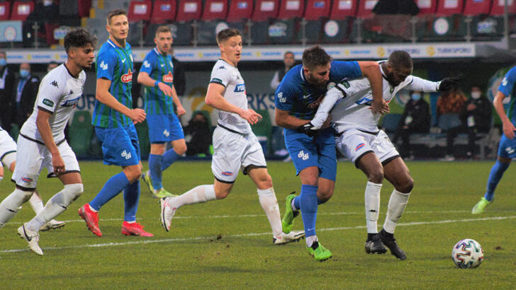  Çaykur Rizespor ile Yukatel Denizlispor yenişemediler