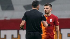Emre Kılınç, gördüğü kırmızı kart için Galatasaray camiasından özür diledi