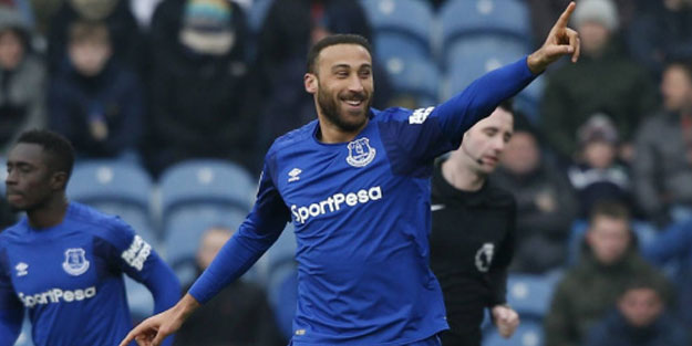  Everton’lu Cenk Tosun Türkiye’de Beşiktaş’a transfer oldu