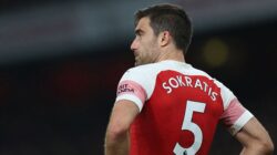 Fenerbahçe’nin hedefindeki Sokratis’in tercihi belli oldu