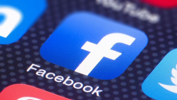 FACEBOOK: E-posta, isim, yaş, cinsiyet, medeni hal, dini inanç, konum, çalışma durumu, iş tanımı, GSM, cihaz, hobiler, ilgi alanları, maaş, arkadaşlar