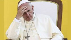 Papa Francis’in özel doktoru koronavirüsten yaşamını yitirdi